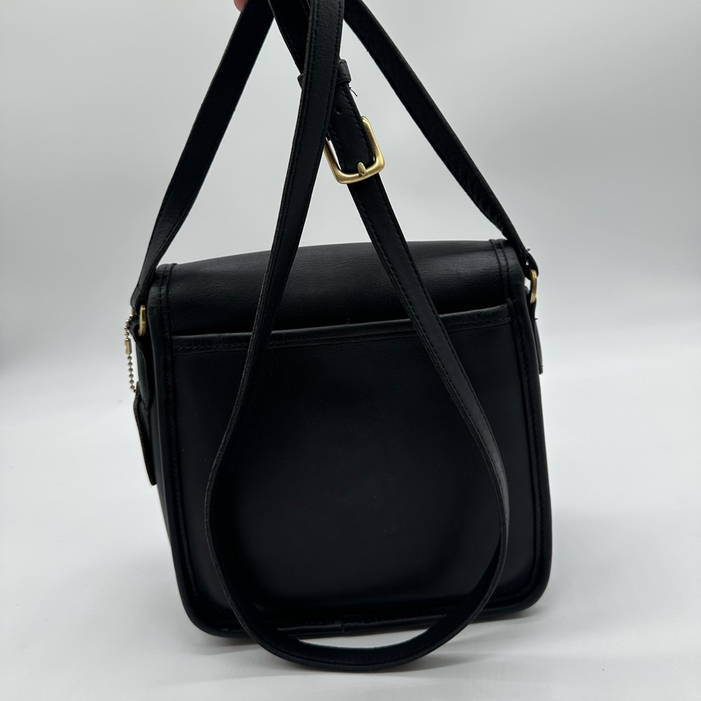 Coach • 9076 Companion Flap - Picture 3 of 14